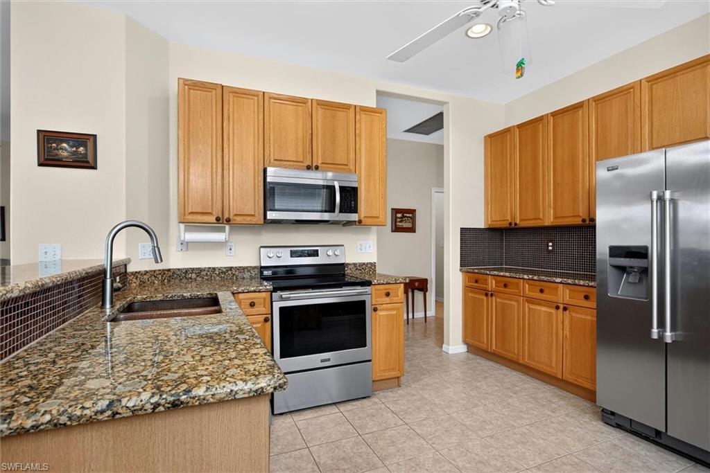 11237 Lakeland Cir Property Photo 4