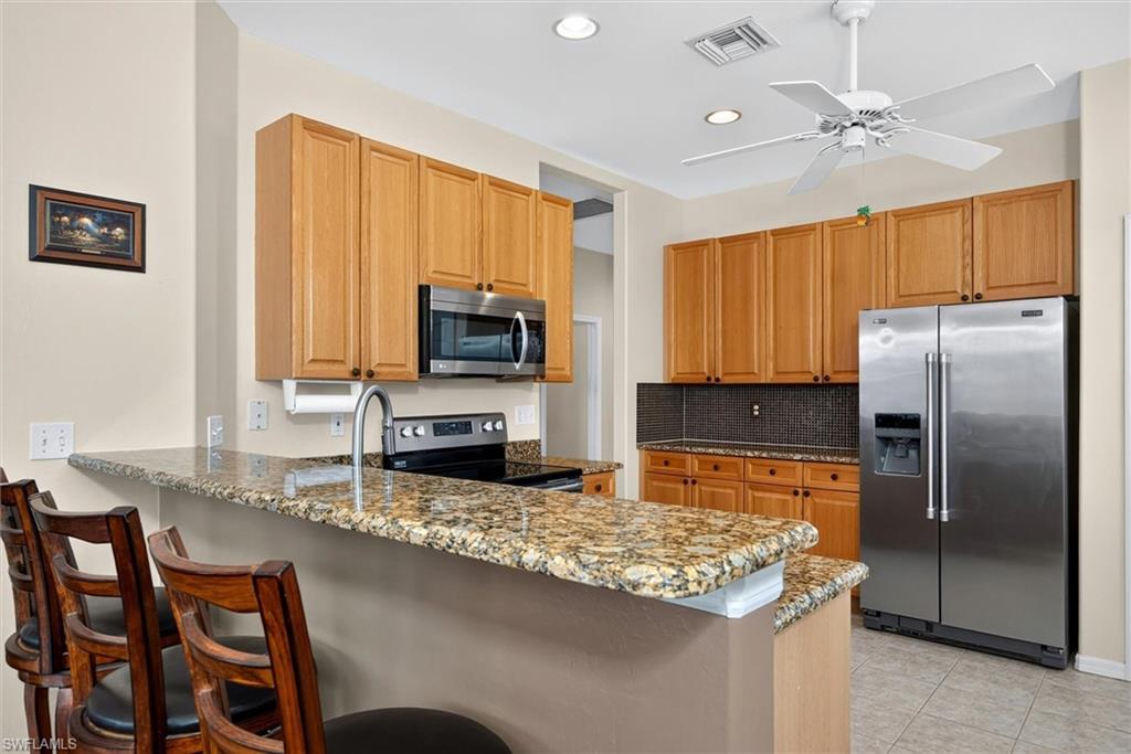 11237 Lakeland Cir Property Photo 6