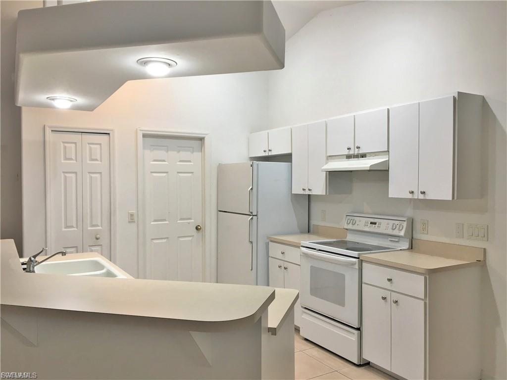 2221 Sw 8th Pl Property Photo 9