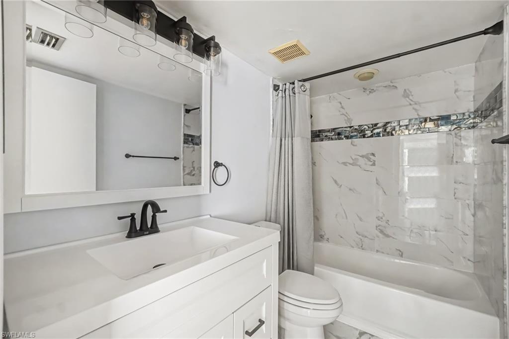 5625 Trailwinds Dr 412 Property Photo 11