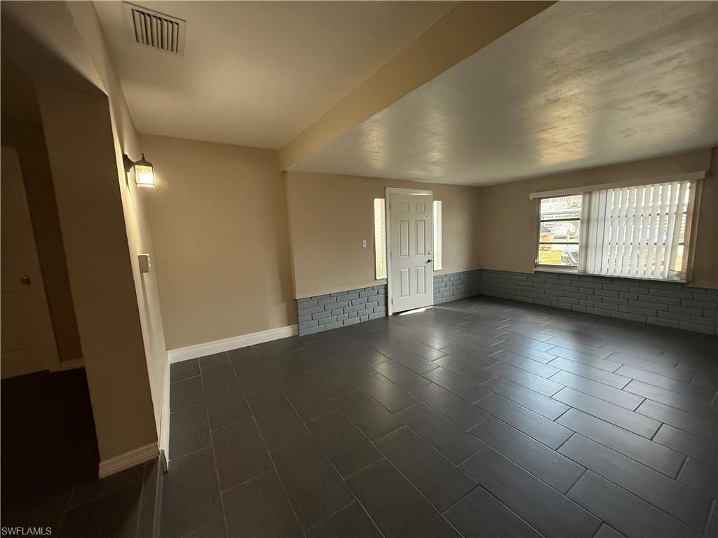 329 Tudor Dr R Property Photo 10