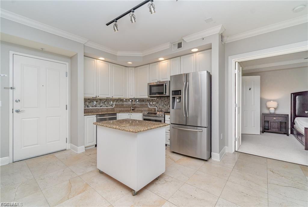 2825 Palm Beach Blvd 614 Property Photo 5