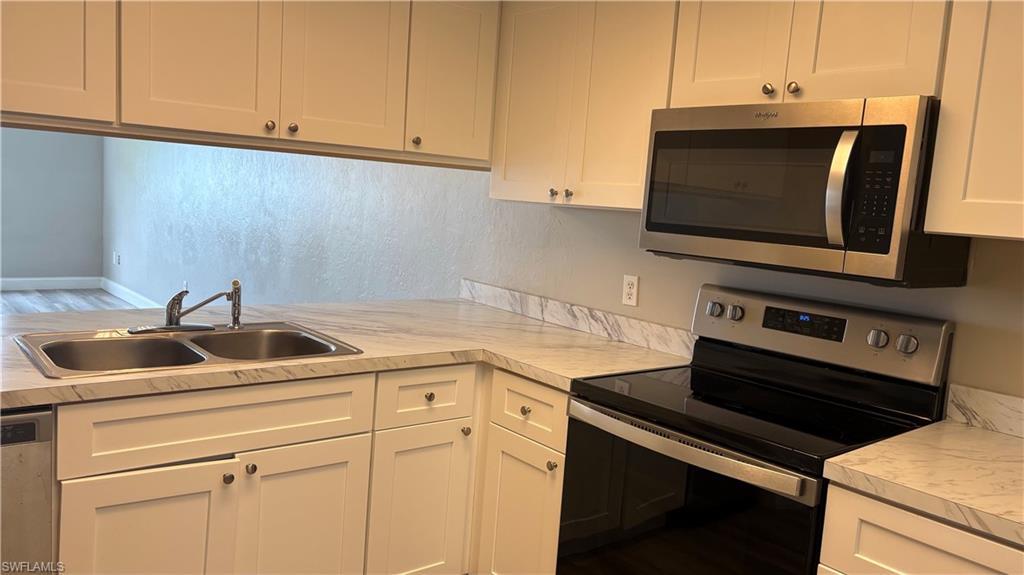 11060 Caravel Cir 105 Property Photo 3