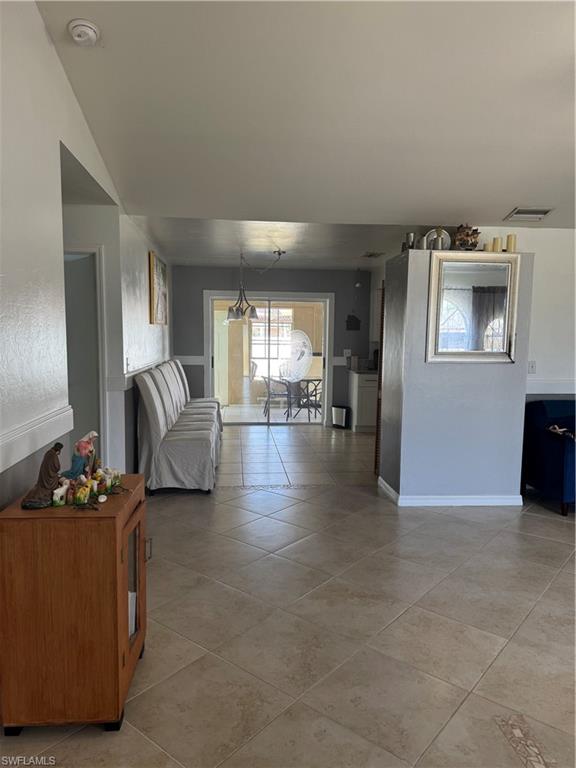 1213 Sw 18th Ter Property Photo 2