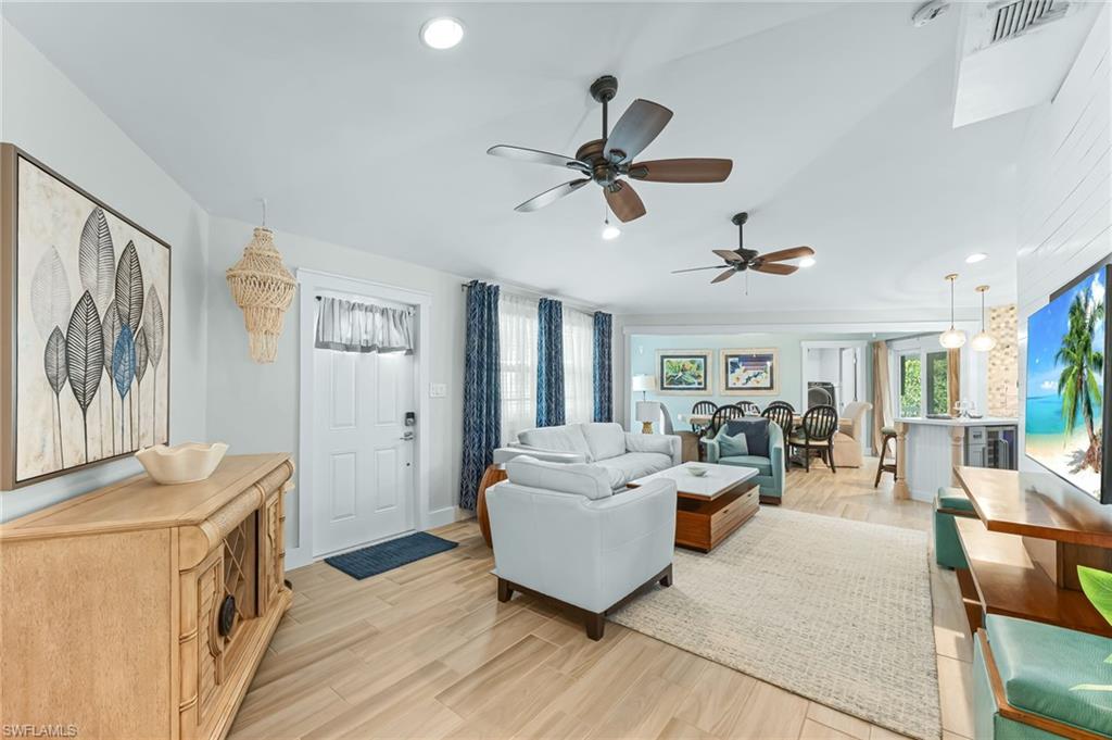 9792 Tonya Ct Property Photo 2