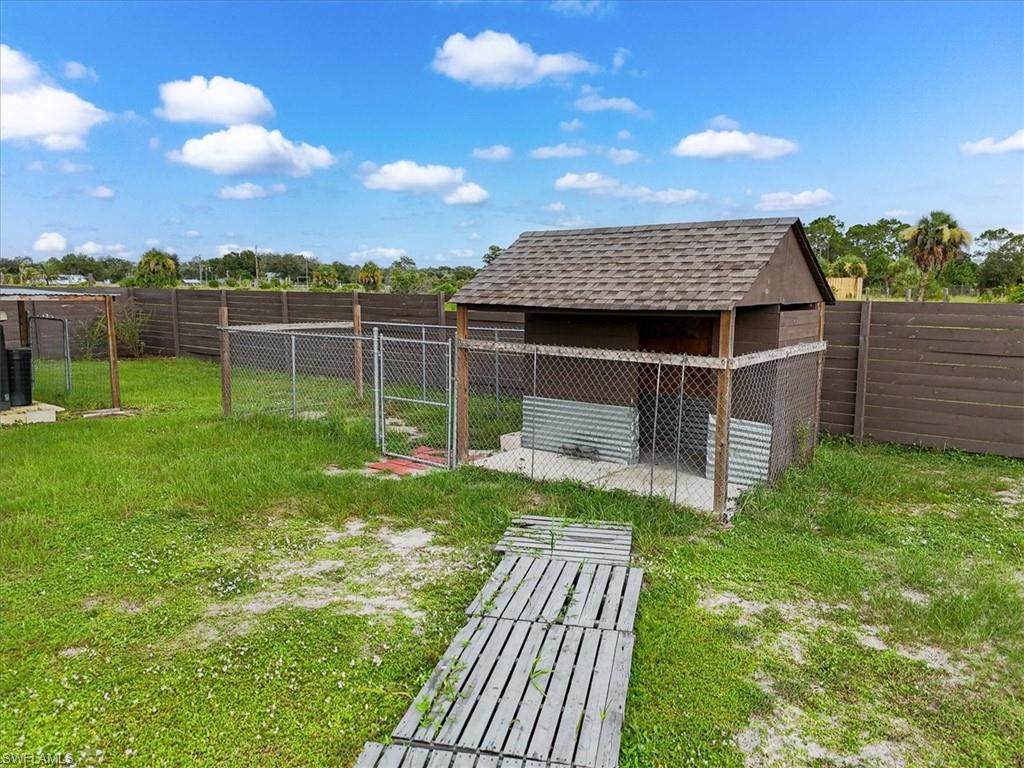 375 N Estribo St Property Photo 44