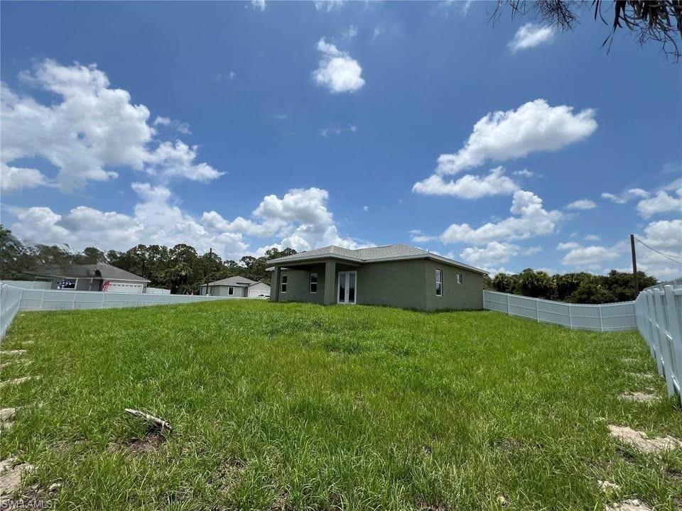 1133 Leader St Property Photo 15