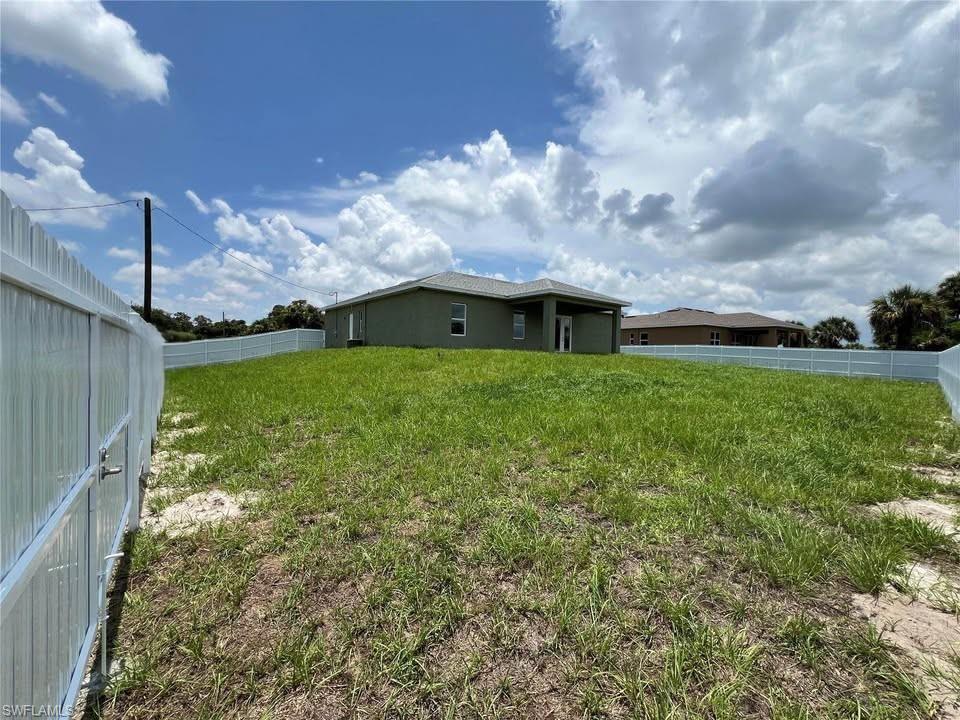 1133 Leader St Property Photo 16