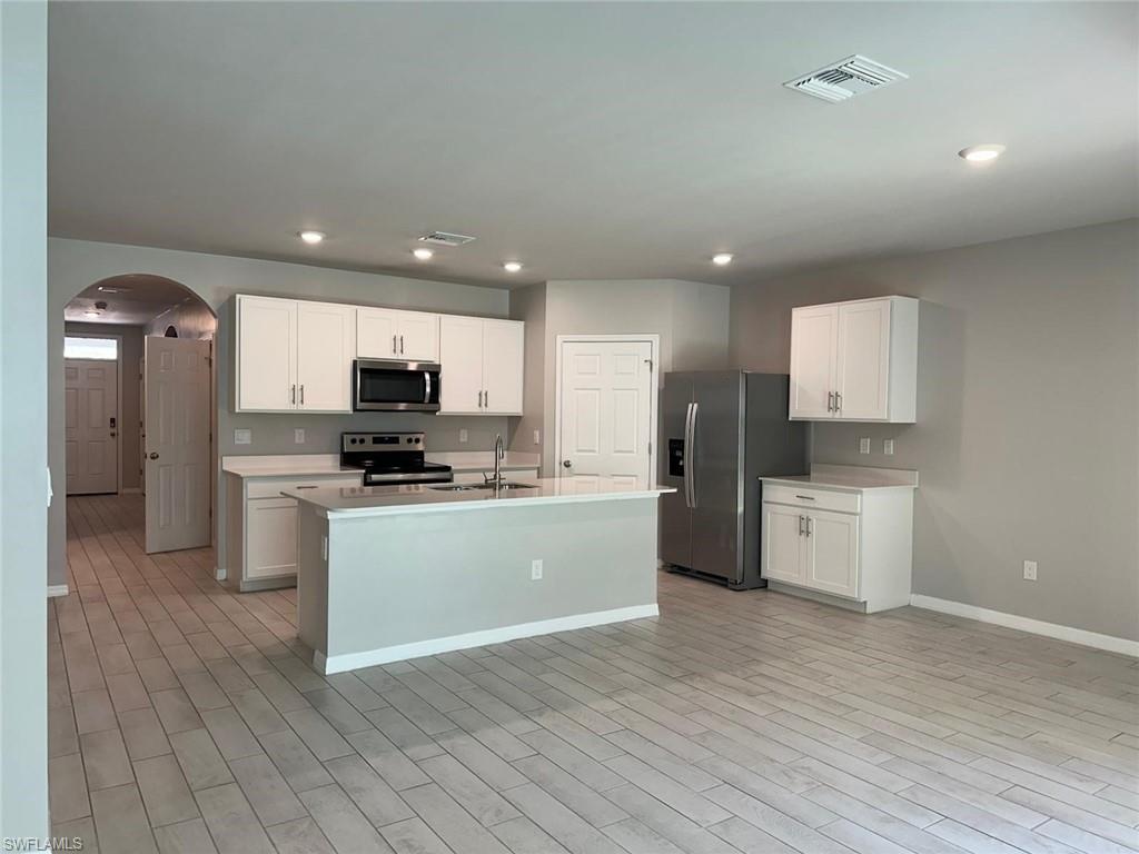 230 Nicholas Pkwy W Property Photo 3
