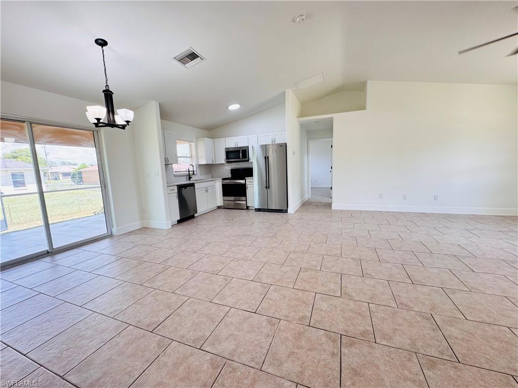 718 Rue Labeau Cir Property Photo 4