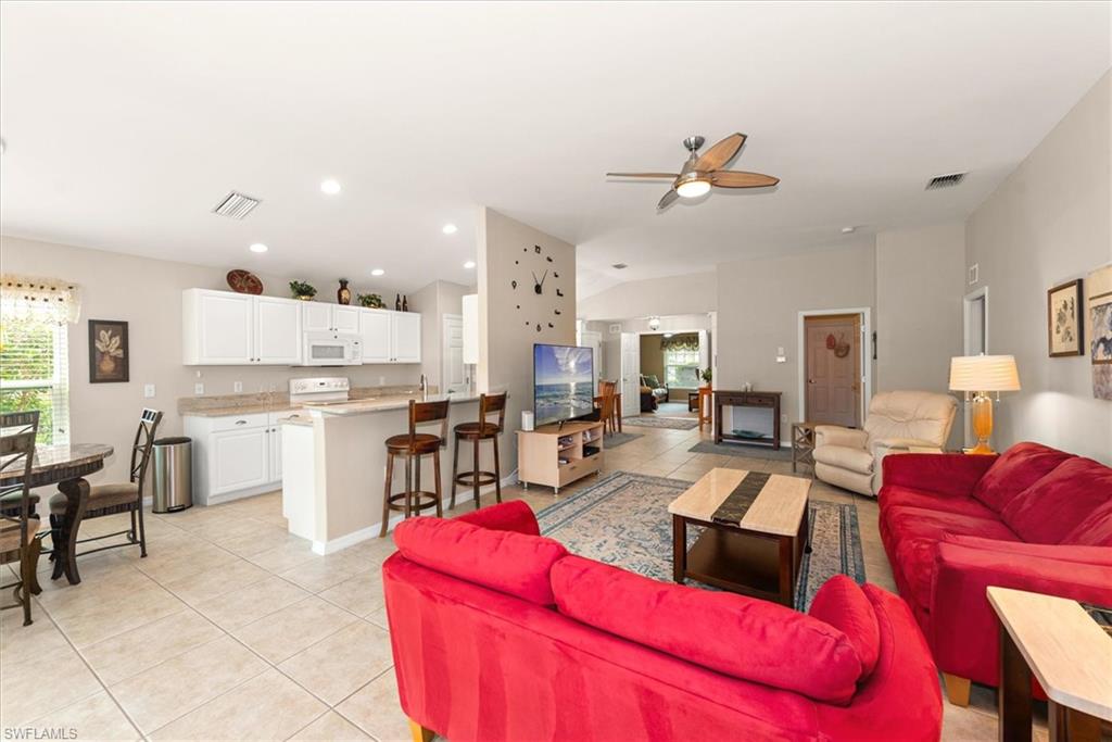 10053 Colonial Country Club Blvd Property Photo 3