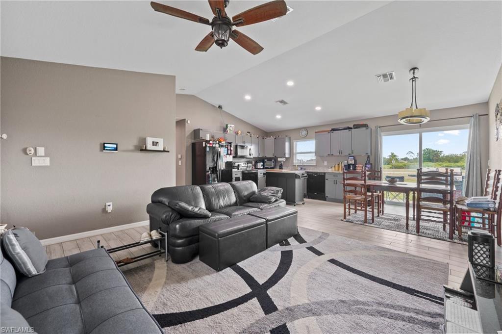 5011 Dania Cir Property Photo 3