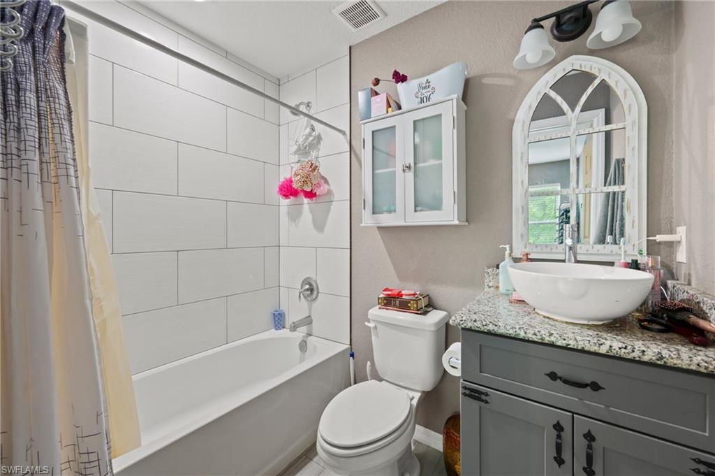 5011 Dania Cir Property Photo 11