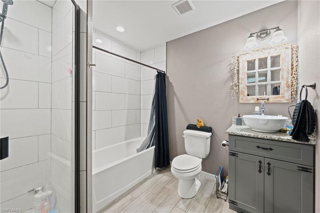 5011 Dania Cir Property Photo 13