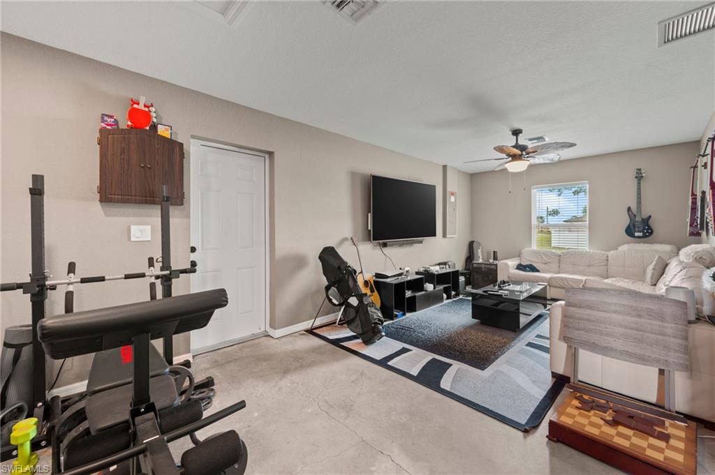 5011 Dania Cir Property Photo 14