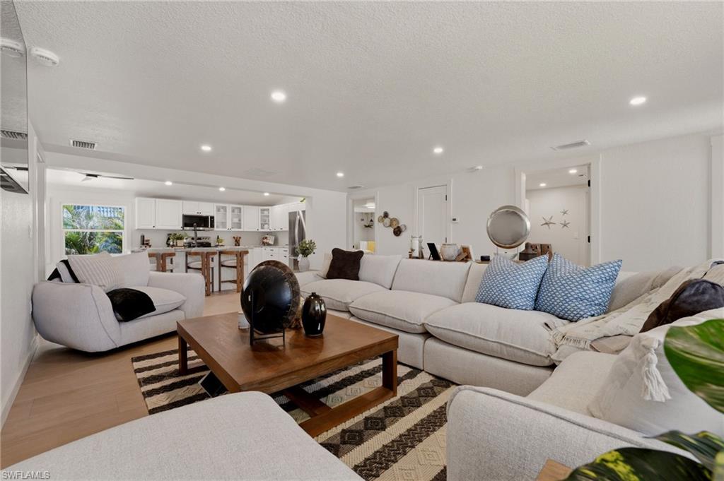 120 Stanford Dr Property Photo 10