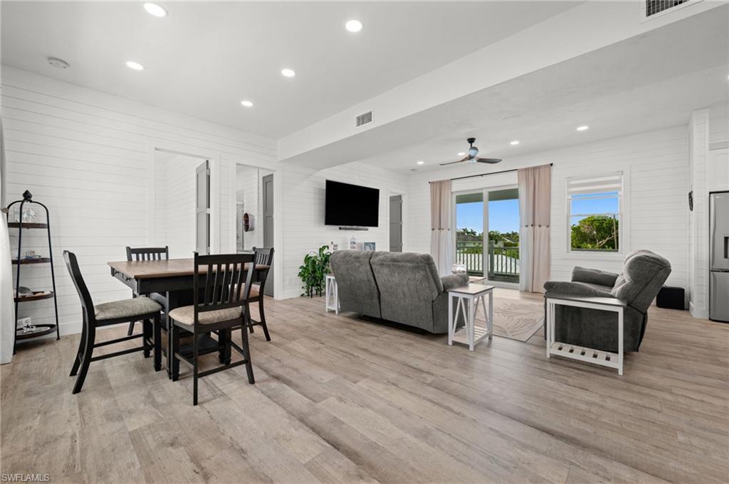 2912 Buttonwood Key Ct Property Photo 11
