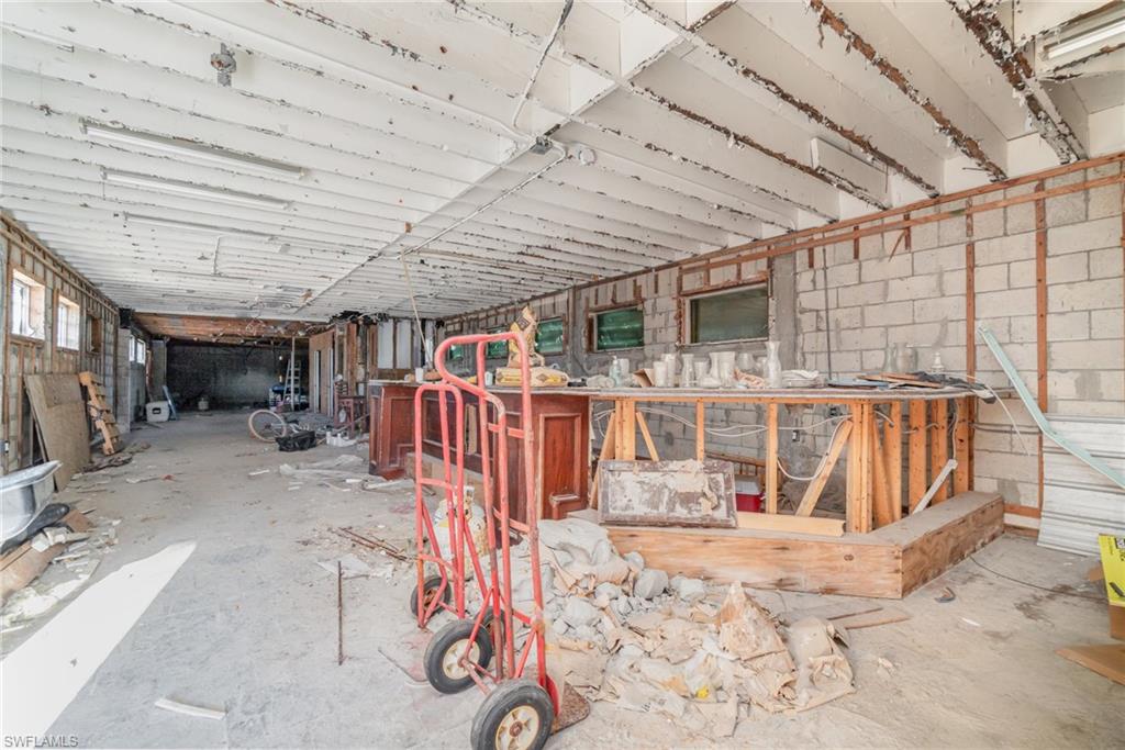 185 Old San Carlos Blvd Property Photo 8