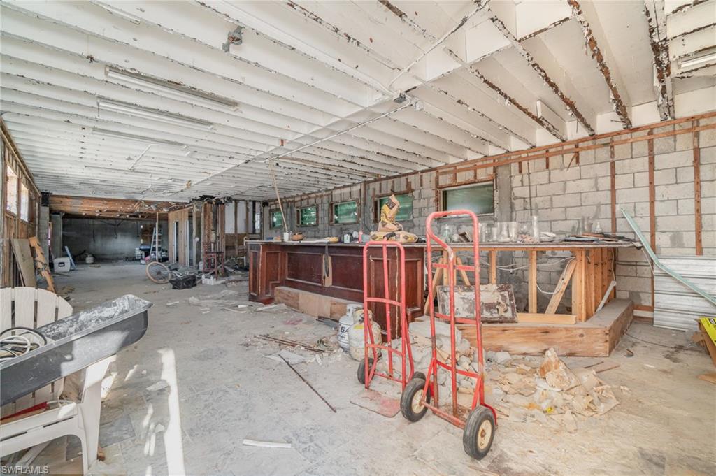 185 Old San Carlos Blvd Property Photo 9