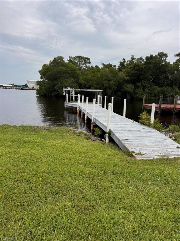 324 Shoreland Dr Property Photo 4