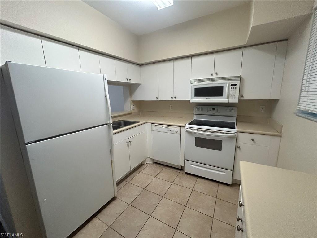 8358 Bernwood Cove Loop 707 Property Photo 2