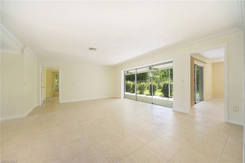 5661 Eichen Cir E Property Photo 14