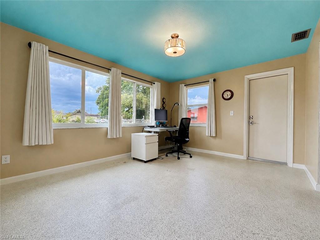 1212 Barnsdale St Property Photo 14