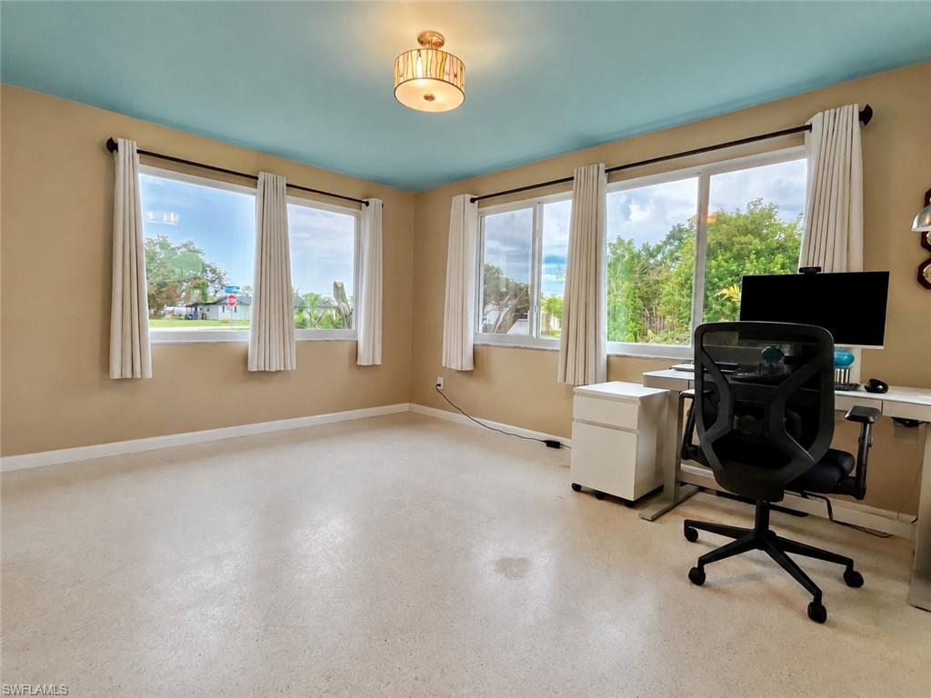 1212 Barnsdale St Property Photo 15