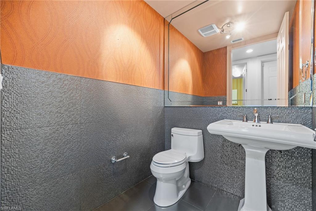 14270 Royal Harbour Ct 323 Property Photo 30
