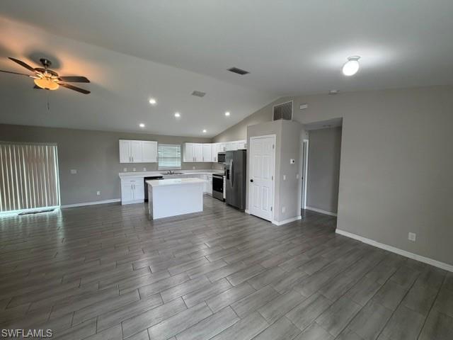 740 Foxtail St E Property Photo 3