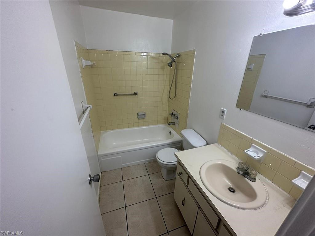 1830 Maravilla Ave 202 Property Photo 17