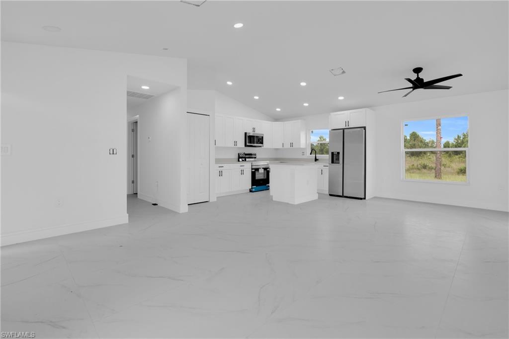863 Burrows Ave Property Photo 11