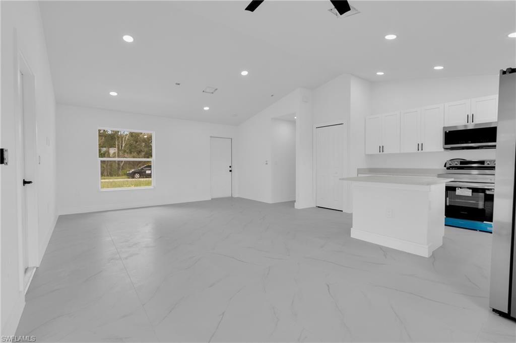 863 Burrows Ave Property Photo 14