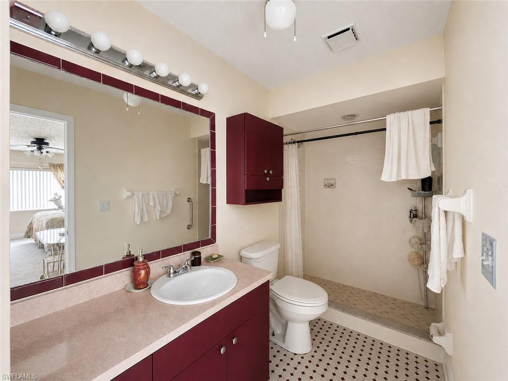 11220 Caravel Cir 203 Property Photo 9