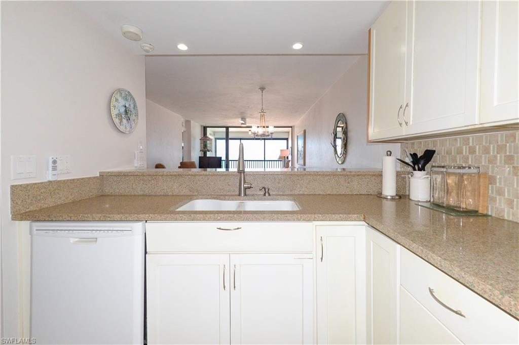 6400 Estero Blvd 603 Property Photo 11