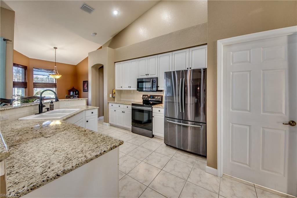 14008 Shimmering Lake Ct Property Photo 2