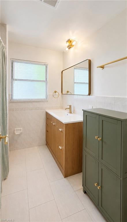 1634 Newport Ct Property Photo 14