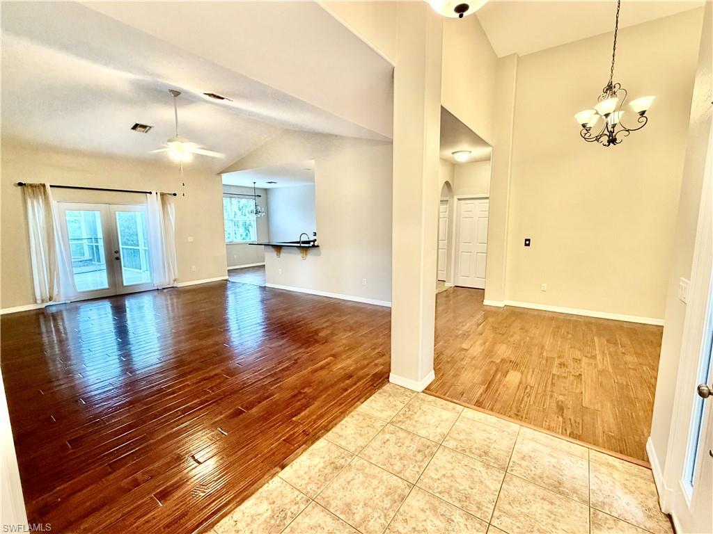 1466 Argyle Dr Property Photo 2