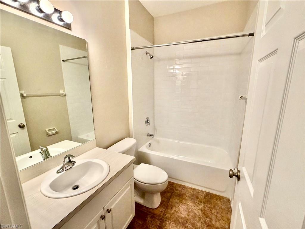 1466 Argyle Dr Property Photo 18
