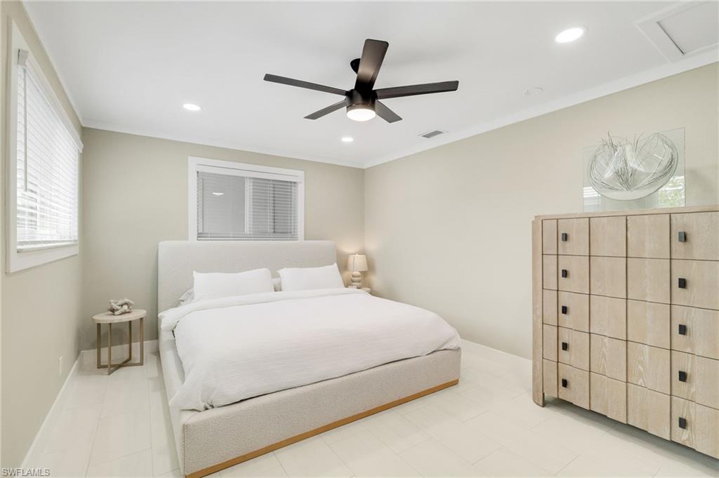 2574 Bayshore Dr Property Photo 4