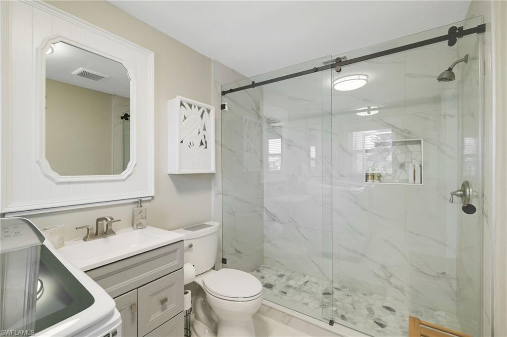 2574 Bayshore Dr Property Photo 7