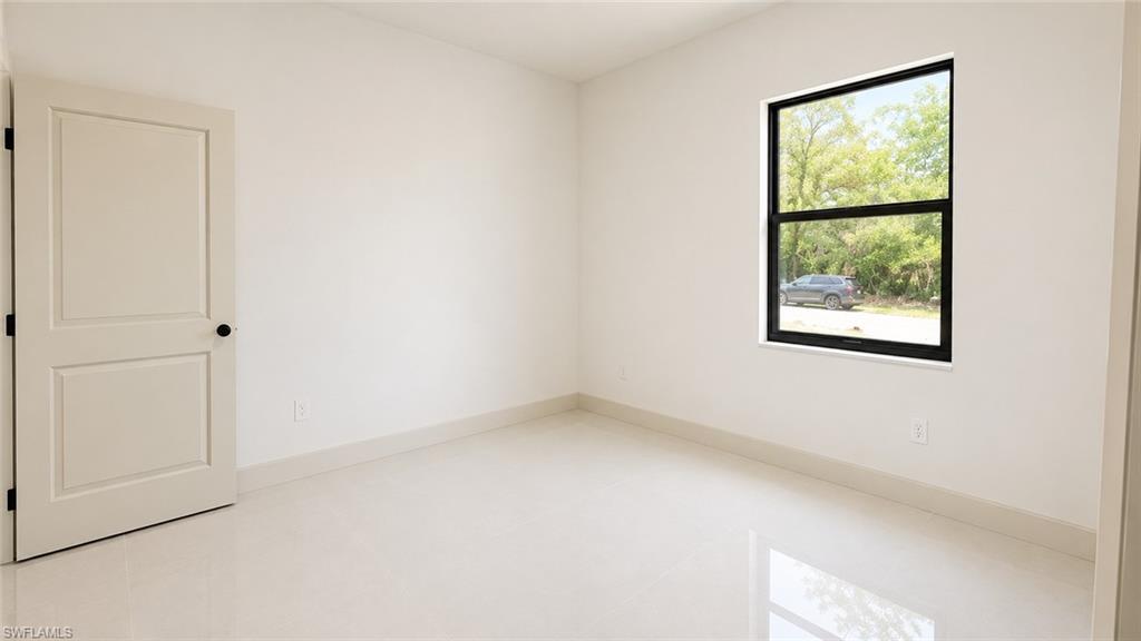 703 Long Island St E Property Photo 6