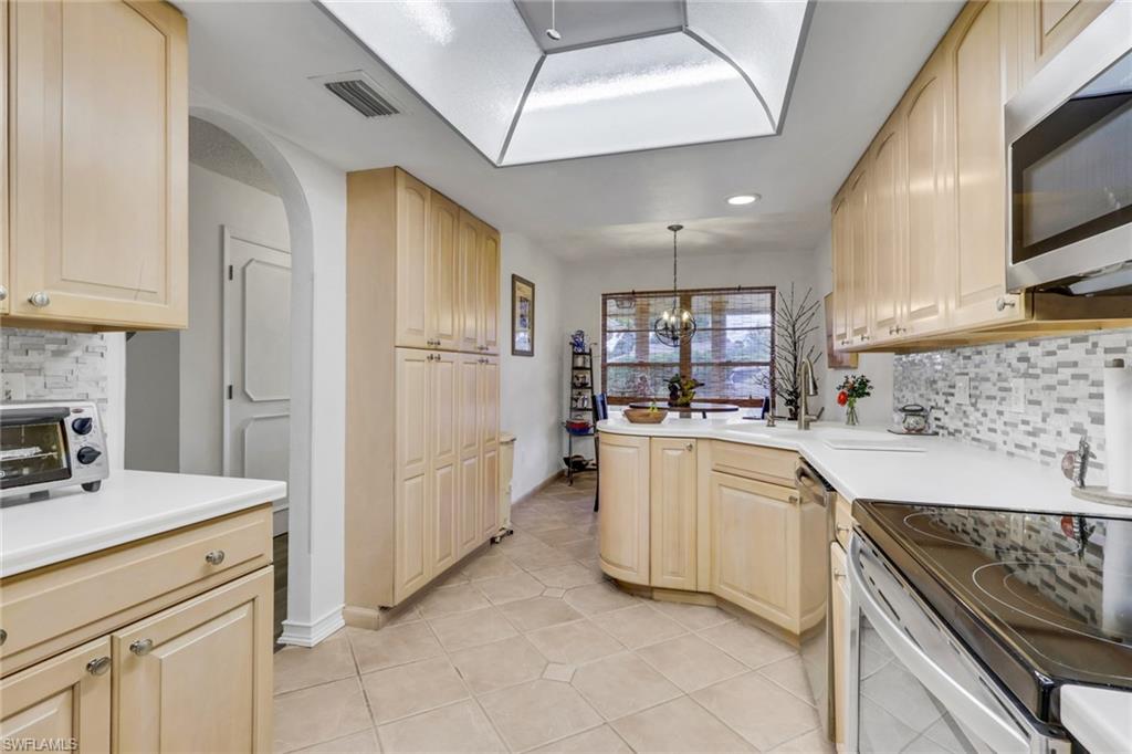 3605 Country Club Blvd C Property Photo 5