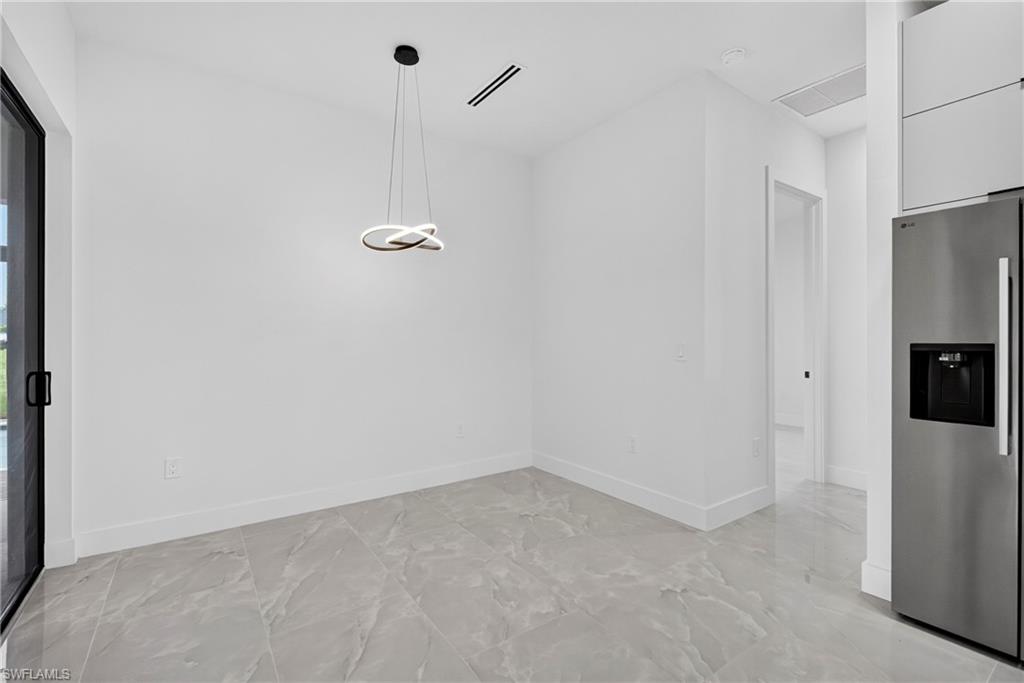 1335 Razorbill Ln Property Photo 6