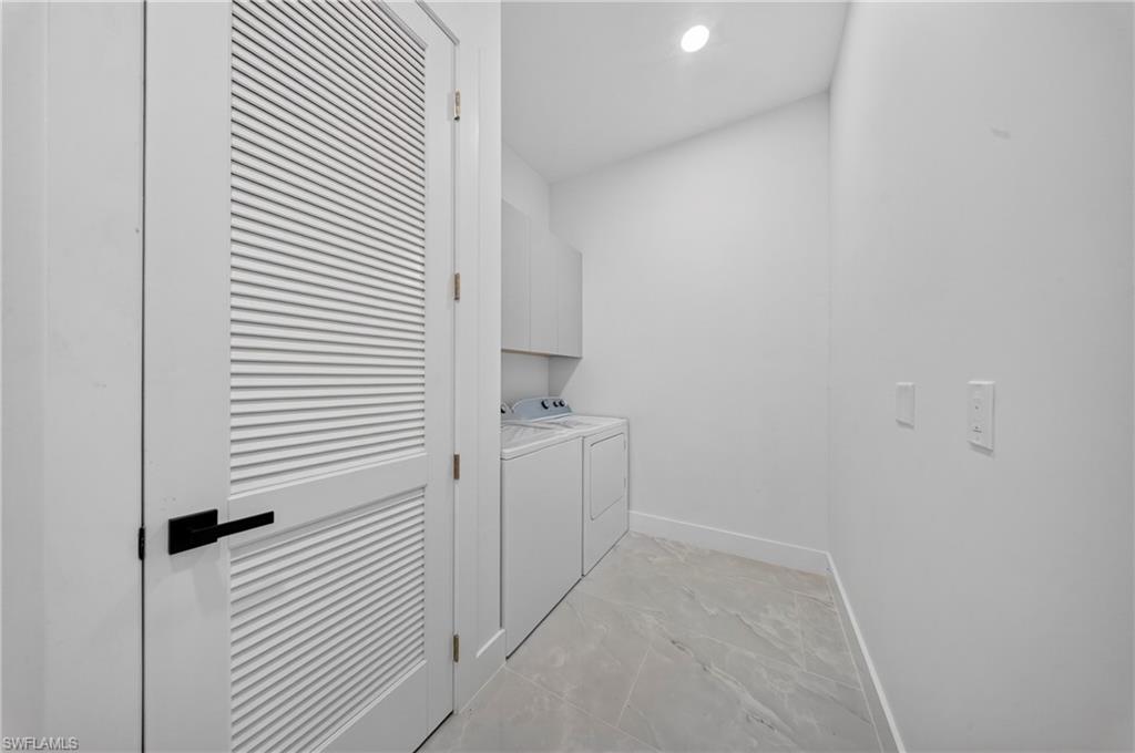 1335 Razorbill Ln Property Photo 7