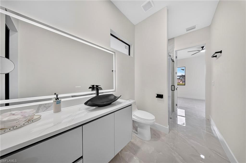 1335 Razorbill Ln Property Photo 14