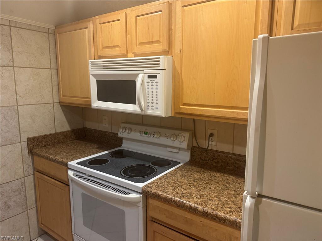 1849 Maravilla Ave A12 Property Photo 2