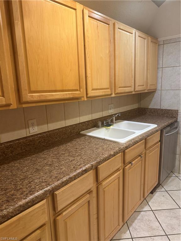 1849 Maravilla Ave A12 Property Photo 3