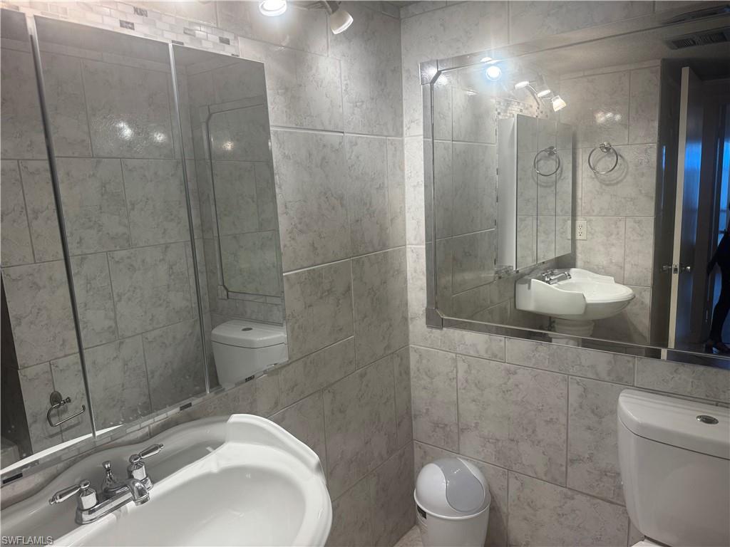 1849 Maravilla Ave A12 Property Photo 13