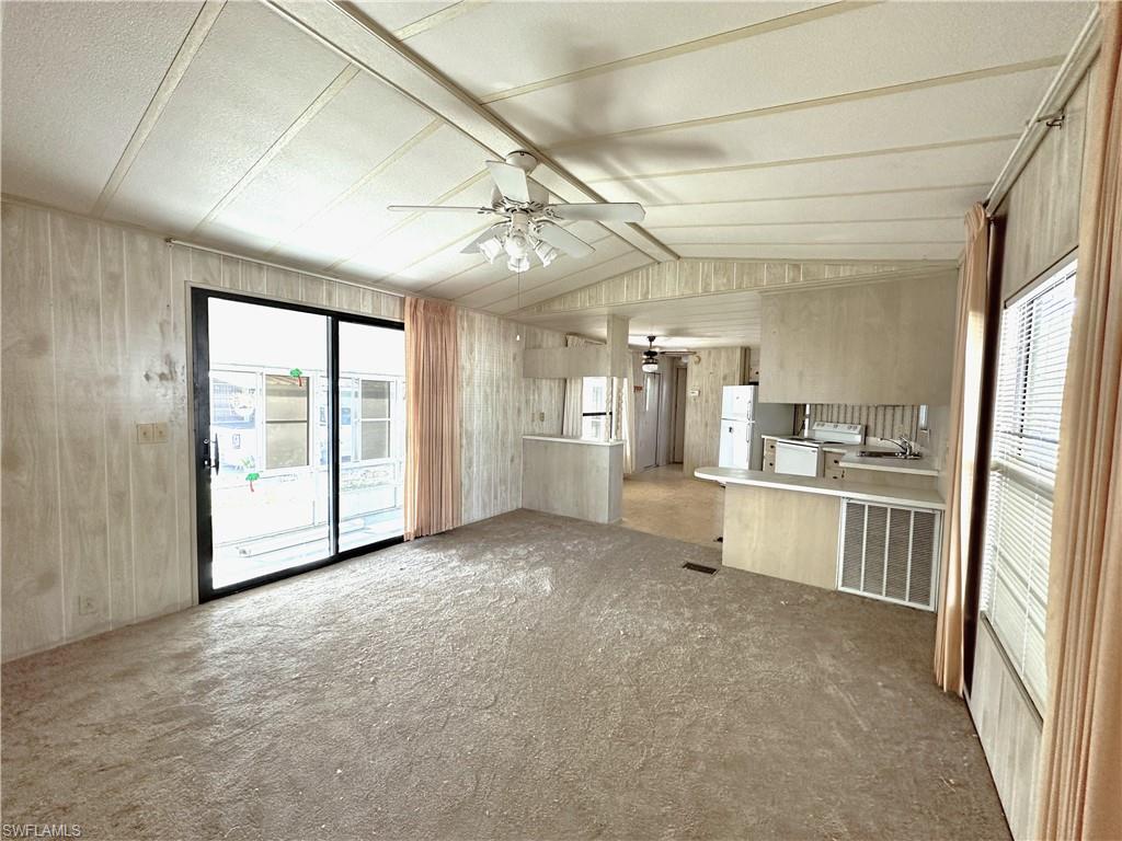 280 Flame Ln Property Photo 5